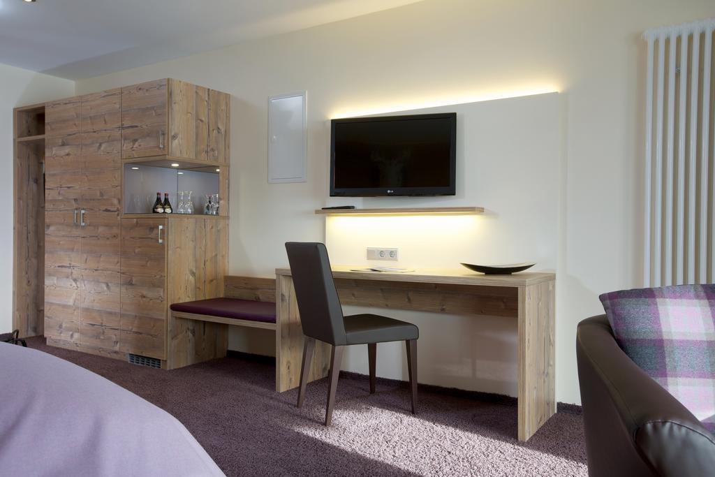 Hotel Heselbacher Hof 바이에르스브론 외부 사진